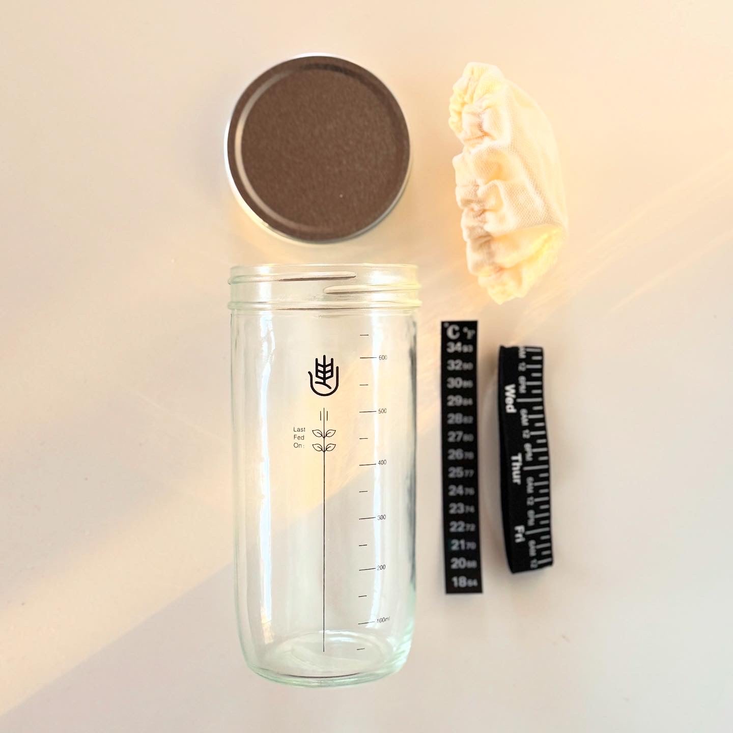 Simpel Surdej starter jar with sourdough