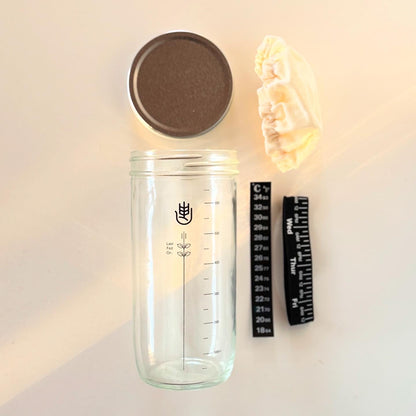 Simpel Surdej starter jar with sourdough