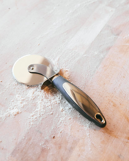 Elegant Stainless Steel Wheel Pizza Cutter - SIMPEL - sourdough & coffee